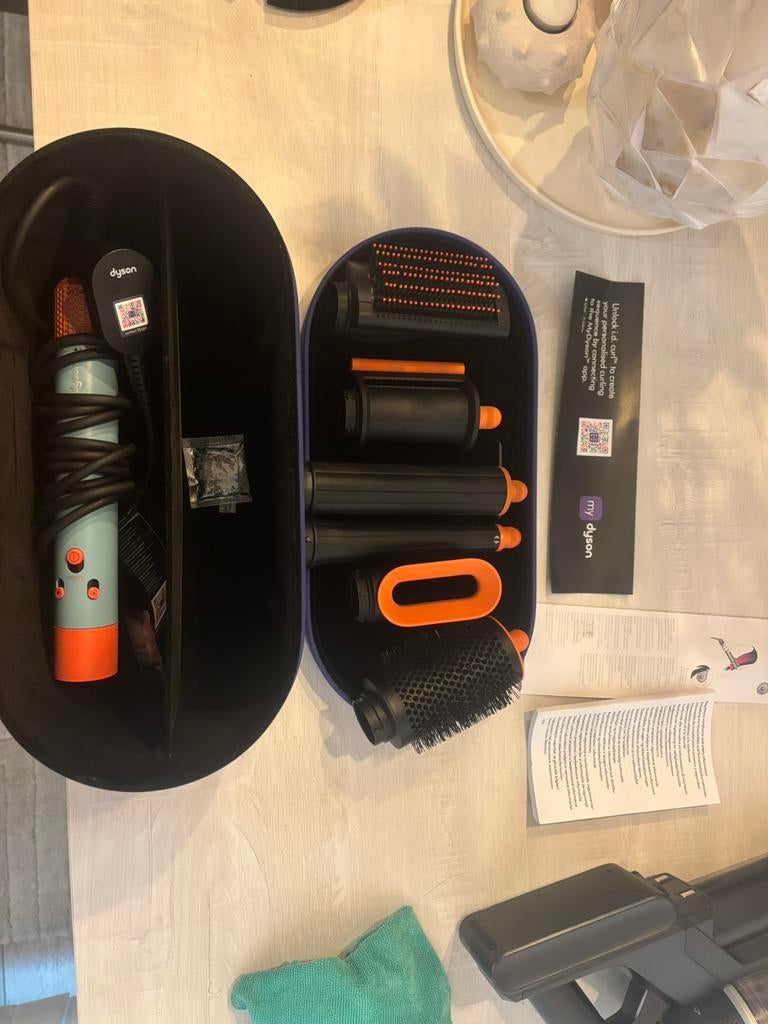 Dyson airwrap I.D., Handtassen en Accessoires, Uiterlijk | Haarverzorging, Ophalen, Zo goed als nieuw