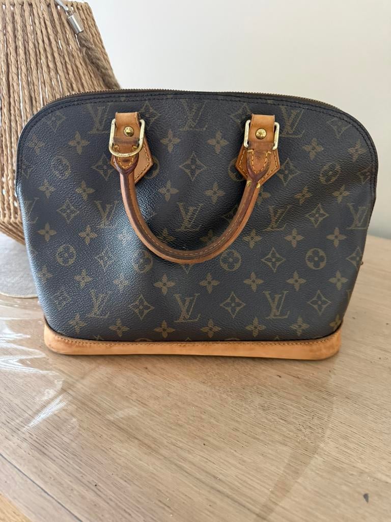 Sac Louis Vuitton alma, Bijoux, Sacs & Beauté, Sacs | Sacs Femme, Enlèvement ou Envoi, Comme neuf