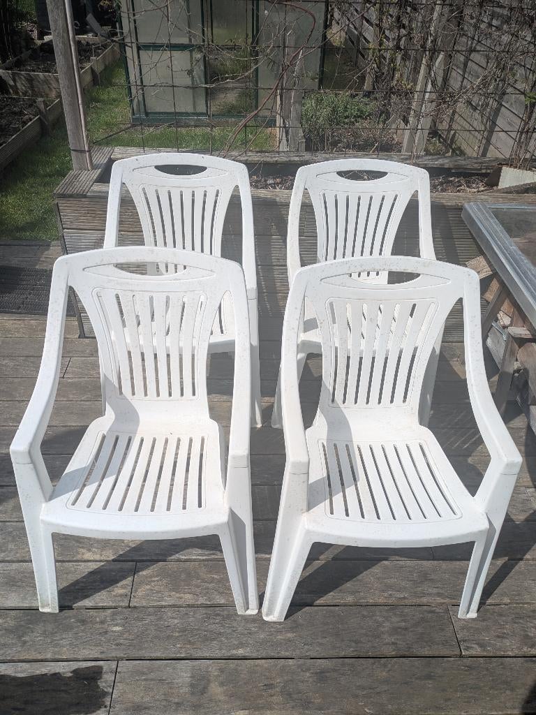 4 chaises de jardin gratuites, Jardin & Terrasse, Enlèvement, Utilisé, Synthétique, Empilable