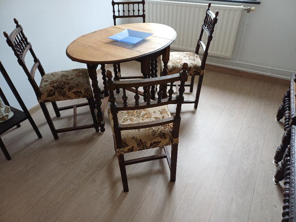 4 antieke kasteel stoelen tafelstoelen, Ophalen