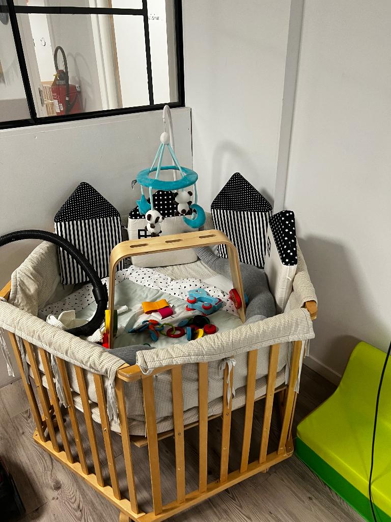 Lit parc à bébé, Enfants & Bébés, Parcs, Enlèvement, Comme neuf, Rond, Réglable en hauteur