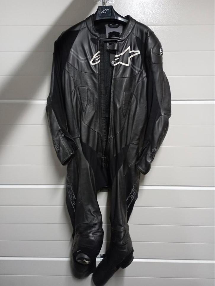 1 delig motorpak maat 58 zwart, helm HJC mat zwart, Laarzen, Motoren, Kleding | Motorkleding, Laarzen, Ophalen