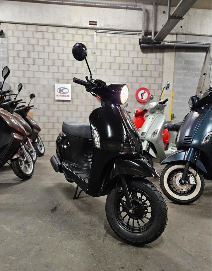AGM Swan 50cc classe B 4 temps 2016 - 2 895 km, Vélos & Vélomoteurs, Scooters | Marques Autre, Utilisé, Classe B (45 km/h), Essence