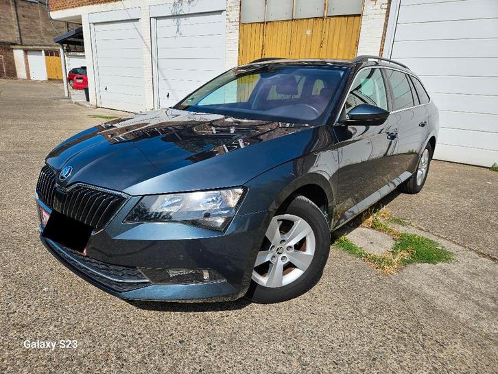 SKODA SUPERB 1.6 DIESEL EURO 6B BIJNA NIEUWSTAAT, Auto's, Skoda, Particulier, Superb, ABS, Achteruitrijcamera, Airbags, Android Auto