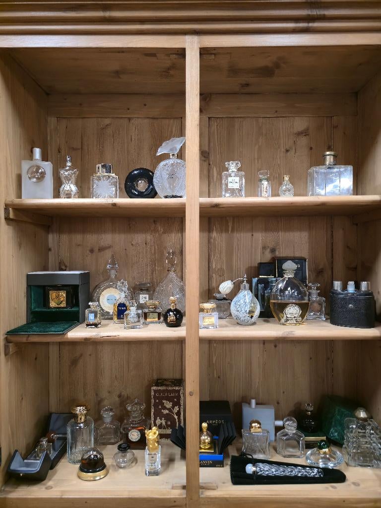 Grand lot de bouteilles de parfum, 40 pièces, Antiquités & Art, Enlèvement ou Envoi