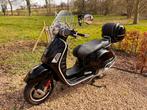 Vespa GTS 300 Super - 2690 km - parfait état - accessoires, Comme neuf, Enlèvement, Essence