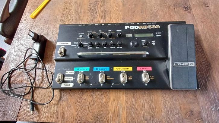 Line 6 POD HD300 Multi-Effect., Musique & Instruments, Instruments à corde | Autre, Utilisé, Autres types, Enlèvement ou Envoi