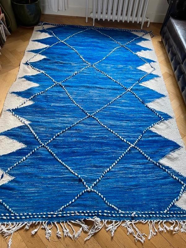 Magnifique tapis bleu de style berbère/marocain, Maison & Meubles, Ameublement | Tapis & Moquettes, Comme neuf, 150 à 200 cm, 200 cm ou plus
