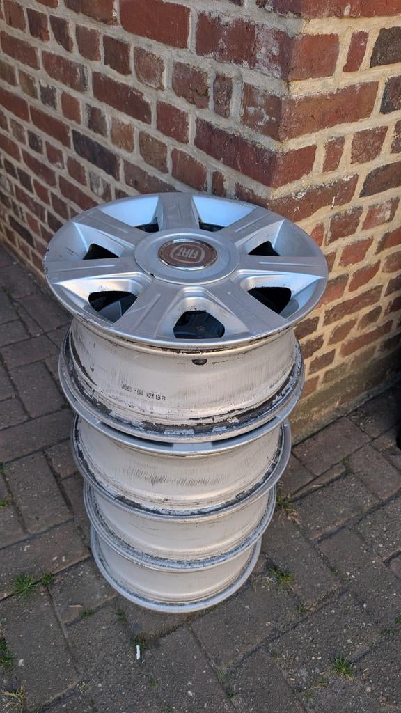 4 rechte Fiat velgen, Ophalen