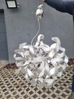 Lustre moderne, Enlèvement