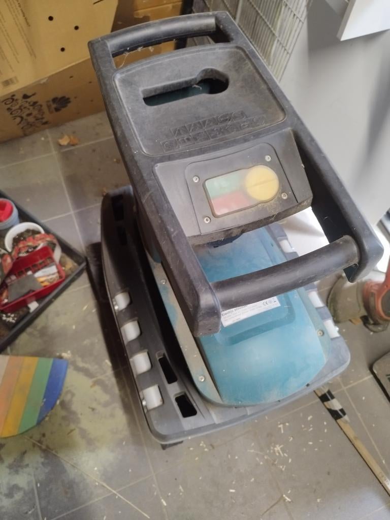 Makita ud 2500, Ophalen