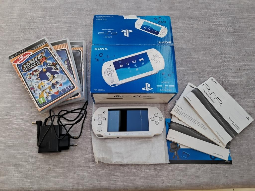 Sony PSP - E1004., Consoles de jeu & Jeux vidéo, Enlèvement ou Envoi