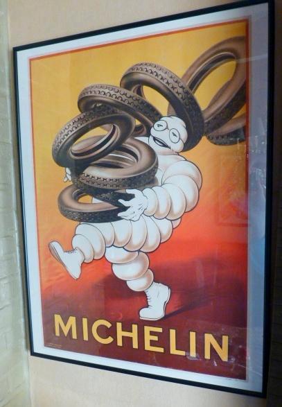 Michelin poster in kader, Huis en Inrichting, Woonaccessoires | Lijsten, Zo goed als nieuw, 75 cm of meer, 50 tot 75 cm, Kunststof
