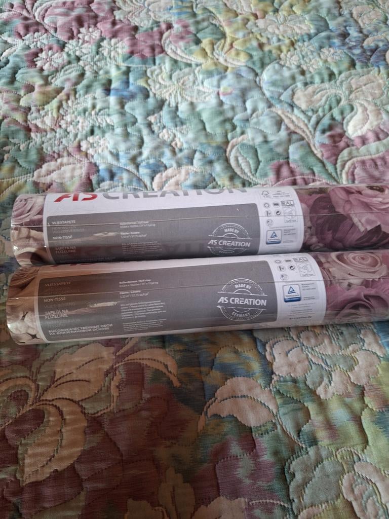 2 rollen behang papier rozen, Ophalen of Verzenden
