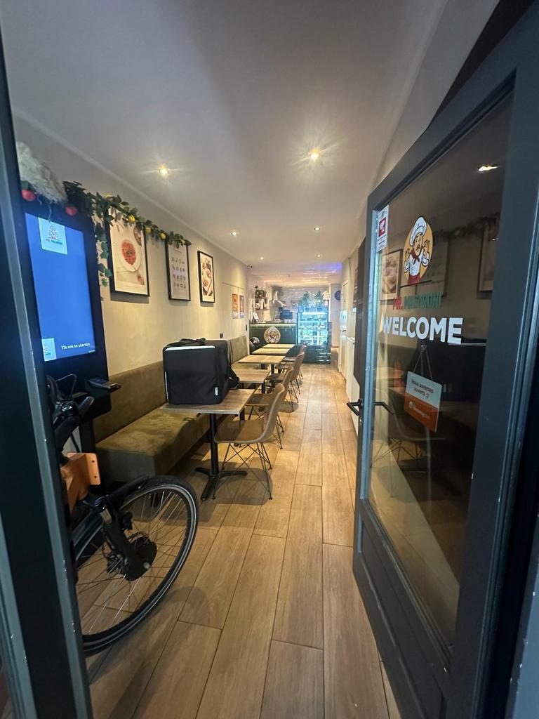 Draaiende zaak in Sint-Niklaas, Zakelijke goederen