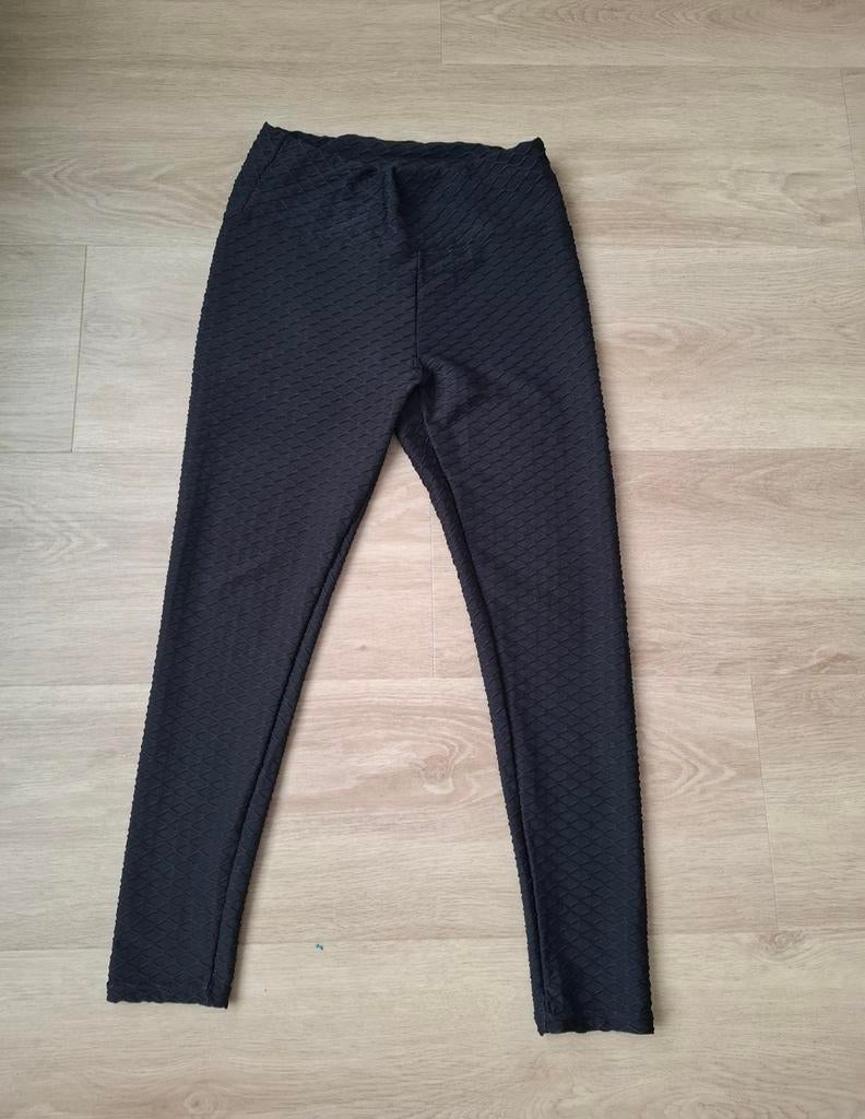 Legging push up maat M, Vêtements | Femmes, Leggings, Collants & Bodies, Legging, Enlèvement ou Envoi, Taille 40/42 (M), Comme neuf