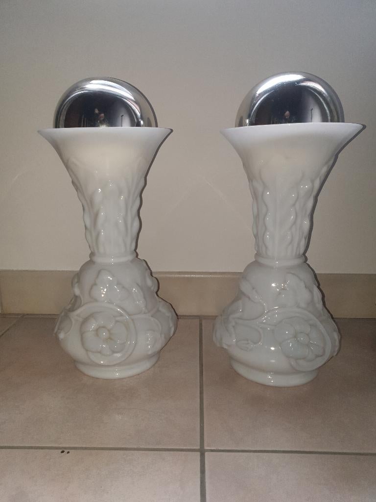 Twee Opaline Melkglas Opaalglas Bloemen Vaas, Ophalen, Gebruikt, Wit, Glas