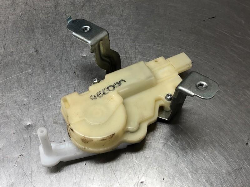 ORDINATEUR VEROUILLAGE CENTRALISE Toyota Yaris II (P9), Utilisé, Toyota