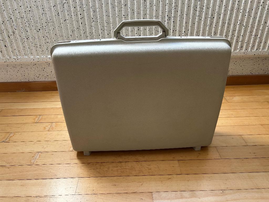 Valies Samsonite, Gebruikt, Hard kunststof, 45 tot 55 cm, Slot