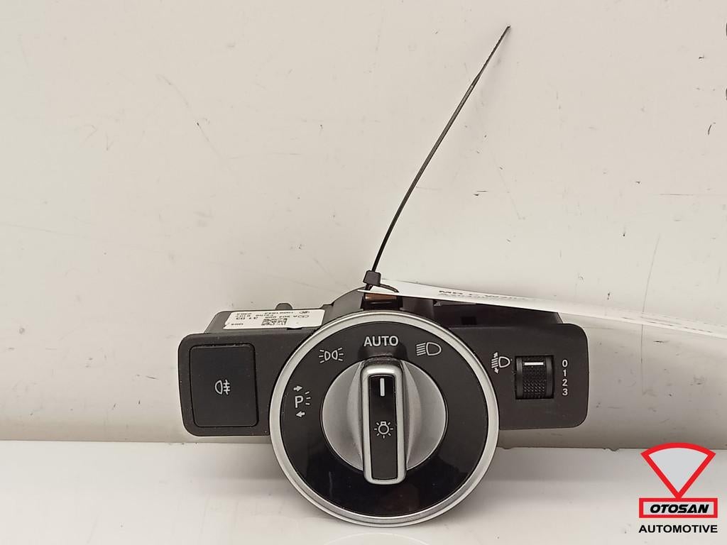 Mercedes Classe C W204 Interrupteur D' clairage Aut. A204905, Mercedes-Benz AG, Mercedes-Benz, Utilisé, Mercedesstrasse 120
70372  Stuttgart, DE