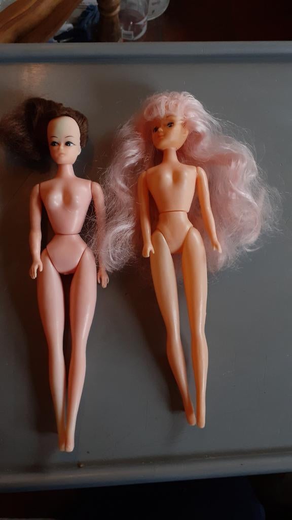 2 poupées plastique  imitation barbue, Enlèvement ou Envoi, Barbie