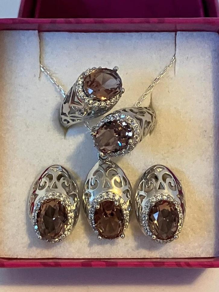 Zilveren sierraden set met zultaniet, Handtassen en Accessoires, Oorbellen, Nieuw, Knopjes of Stekers, Zilver, Zilver, Met edelsteen