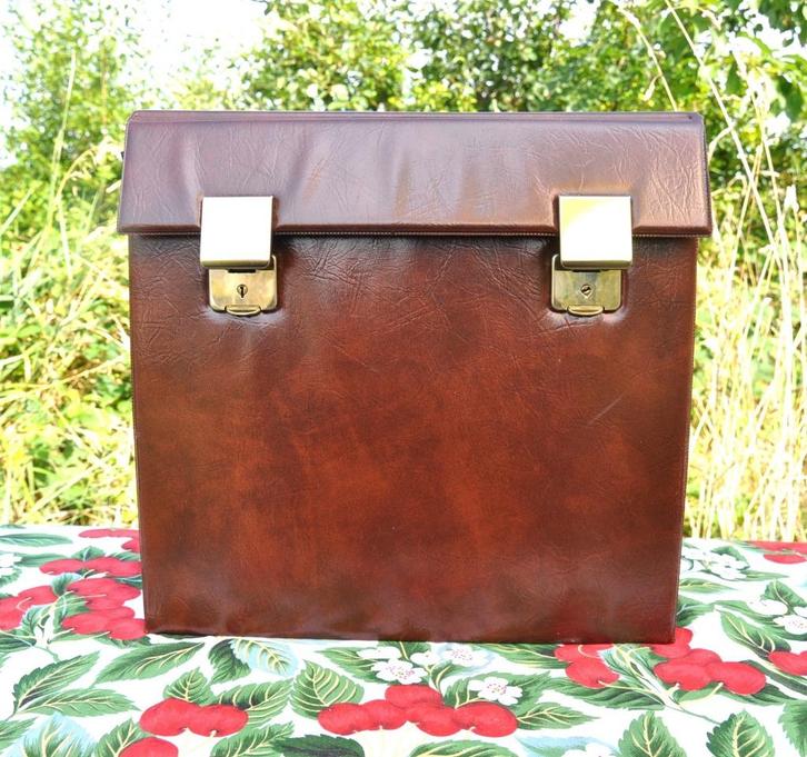 valisette skai brun transport disque 33 tours, Huis en Inrichting, Woonaccessoires | Overige, Gebruikt, Ophalen of Verzenden