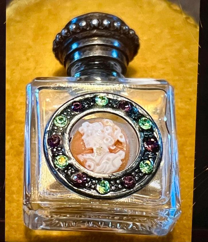 Antiek parfumflesje met camee – ca. begin 20e eeuw, Collections, Parfums, Comme neuf, Miniature, Enlèvement ou Envoi
