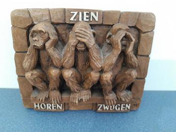 Vintage Muurdecoratie " Horen, Zien, en Zwijgen" beschikbaar voor biedingen