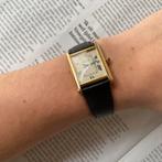 Cartier Tank XL with original deployment clasp and pouch, Comme neuf, Cuir, Autres marques, Or