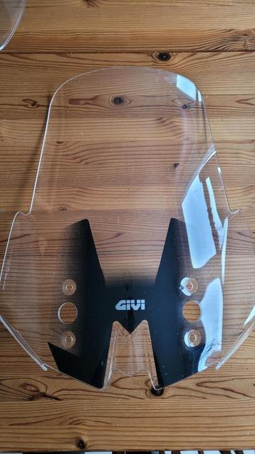Versys 650 (15-21) Bulle GIVI D4122ST beschikbaar voor biedingen