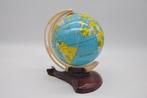 Joli petit globe en métal sur pied - +/- 25 cm de hauteur, Enlèvement ou Envoi
