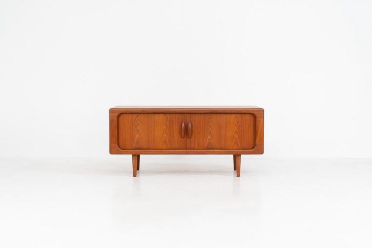 Vintage lowboard met roldeuren van Svend Dyrlund, Antiek en Kunst, Kunst | Designobjecten, Ophalen