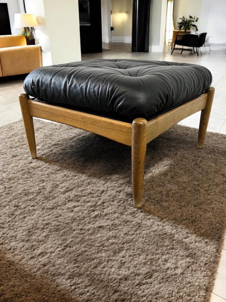 vintage zwarte  Zweedse poef / voetbank Eric Merthen, Huis en Inrichting, Zetels | Voetbanken en poefs, Ophalen of Verzenden