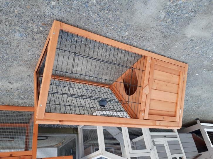 konijnen ren kleur terra met slaaphuisje driehoek, Dieren en Toebehoren, Knaagdieren en Konijnen | Hokken en Kooien, Nieuw, Ren