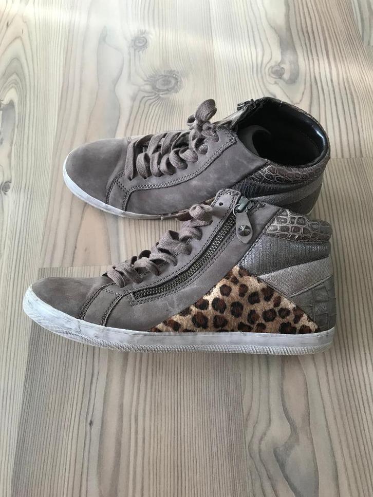 Bruine lederen sneakers van GABOR met uitneembare zool, Kleding | Dames, Schoenen, Zo goed als nieuw, Sneakers, Bruin, Ophalen of Verzenden