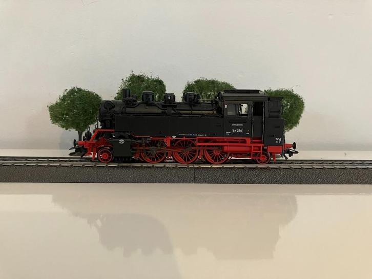 Märklin Stoomlocomotief BR64, Hobby en Vrije tijd, Modeltreinen | H0, Zo goed als nieuw, Locomotief, Wisselstroom, Märklin, Ophalen of Verzenden