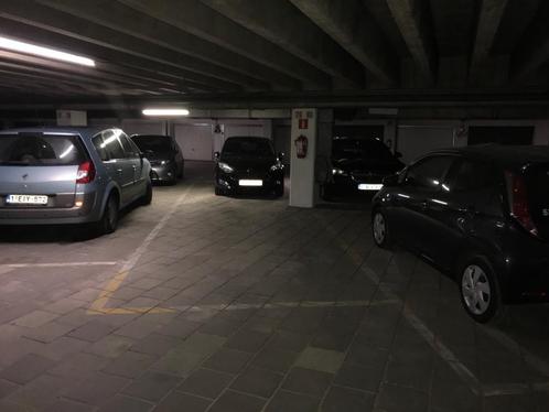 Staanplaats te huur in Berchem, Immo, Garages & Places de parking, Anvers (ville)