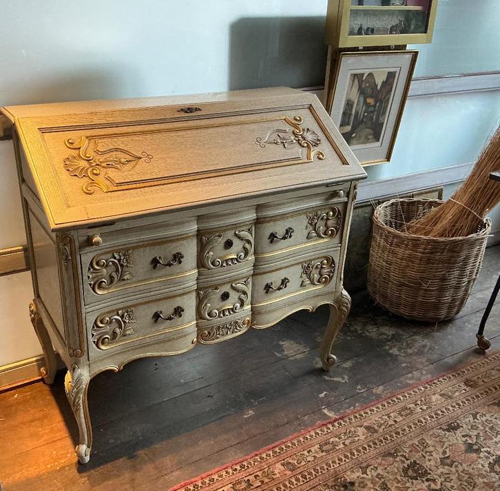 Antieke sécrétaire met prachtig houtsnijwerk, Antiek en Kunst, Antiek | Meubels | Kasten, Ophalen