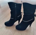Verschillende paar laarzen, slofjes en schoenen..., Kleding | Dames, Schoenen, Ophalen of Verzenden, Zo goed als nieuw