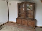 Houten kast met vitrine glasramen, Ophalen