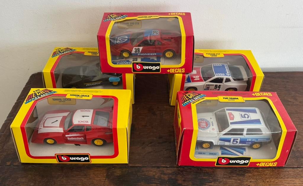 Bburago 1/25 Diecast Lot Ferrari Fiat Porsche Toyota Peugeot, Hobby en Vrije tijd, Modelauto's | 1:18, Nieuw, Ophalen