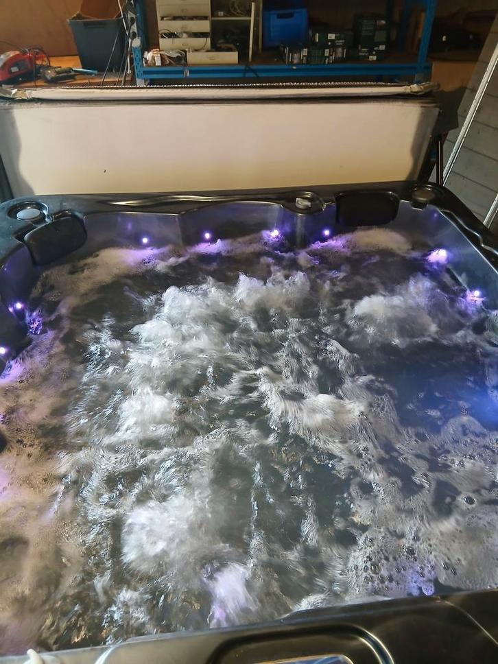 Jacuzzi gratis geleverd geplaatst, Tuin en Terras, Zwembad-toebehoren, Ophalen of Verzenden