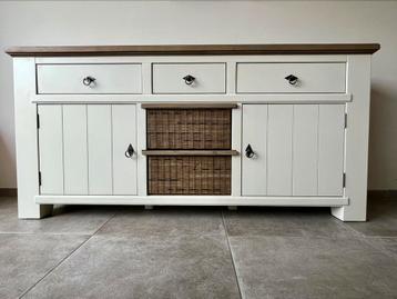 Dressoir en barkast beschikbaar voor biedingen