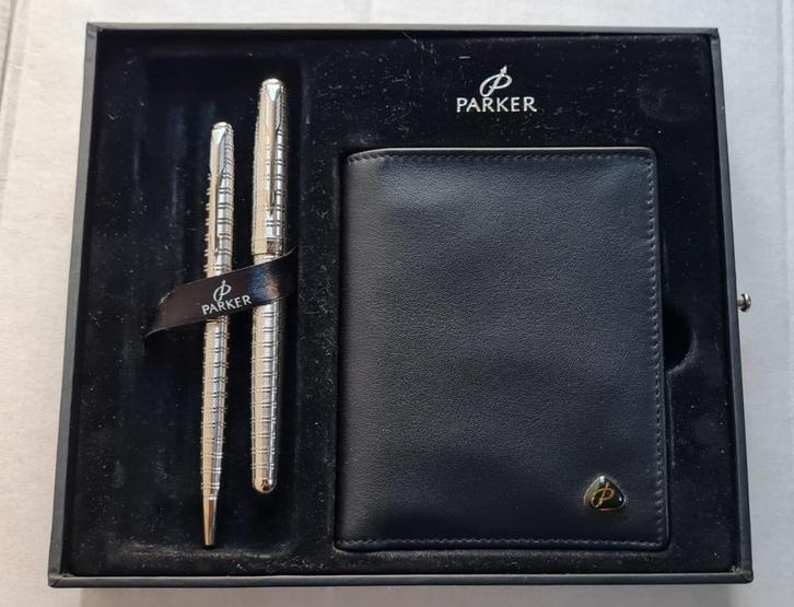 Uniek Parker Sonnet Tartan set in lade koffer, Verzamelen, Pennenverzamelingen, Zo goed als nieuw, Vulpen, Parker, Met doosje