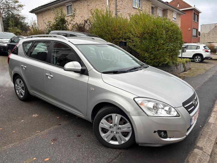 Kia CEED 1.6 CRDI 2009, Autos, Kia, Entreprise, (Pro) Cee d, Air conditionné, Bluetooth, Verrouillage central, Air conditionné automatique