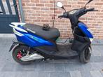 Immatriculé 25cc monte 50km/h 2700 km, Fietsen en Brommers, Ophalen of Verzenden, Zo goed als nieuw