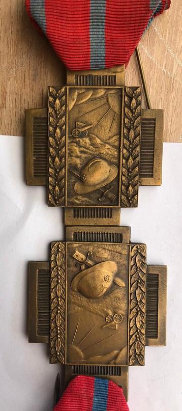 Medaille 90: smal vuurkruis type 3 beschikbaar voor biedingen