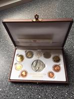 Official 8 coins set of Vatican 2011 + Ag medal, Ophalen of Verzenden, 5 euro