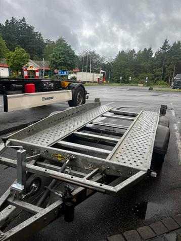 Te huur: Kantelbare Autotransporter / Autoambulance – 3000kg beschikbaar voor biedingen